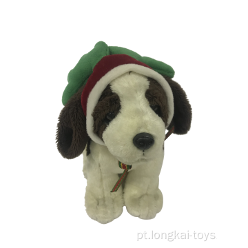 Cão de pelúcia com chapéu de Natal
